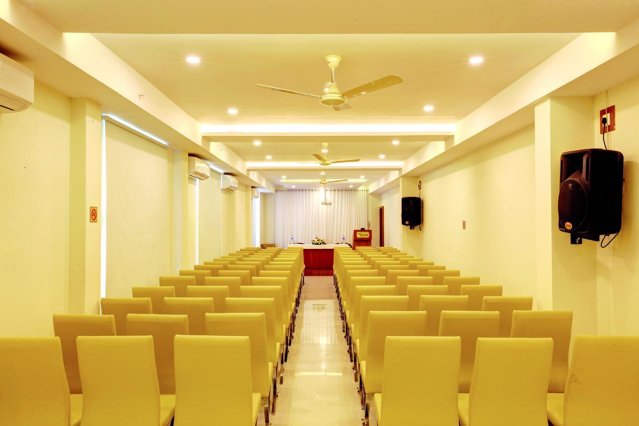 Hotel Floral Park Kottayam Esterno foto
