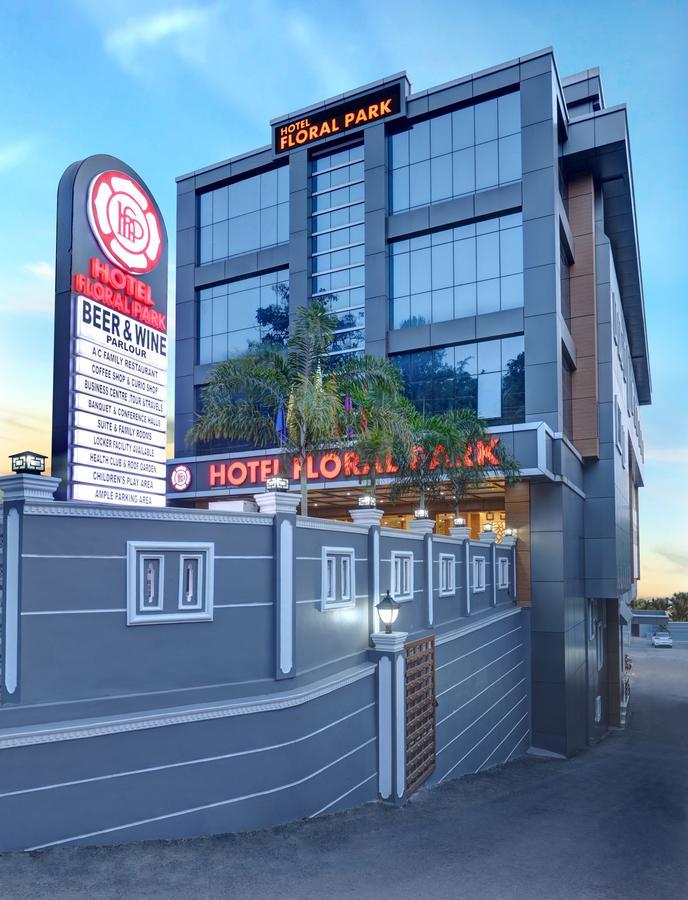 Hotel Floral Park Kottayam Esterno foto